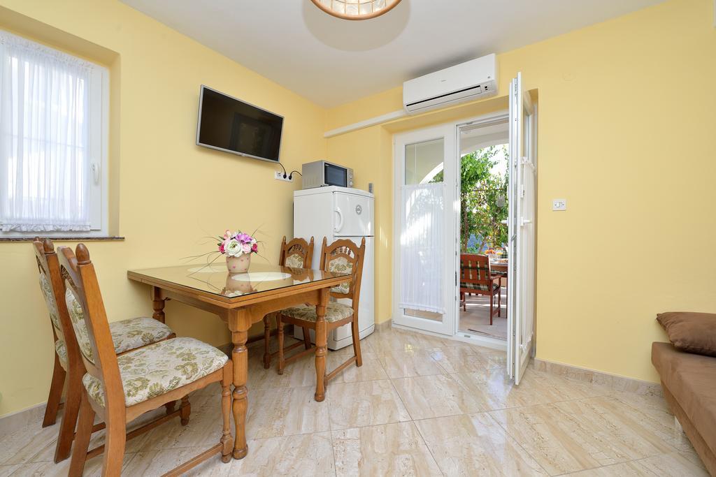 Villa Zdenka Pakostane Bagian luar foto