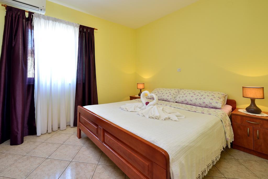 Villa Zdenka Pakostane Bagian luar foto